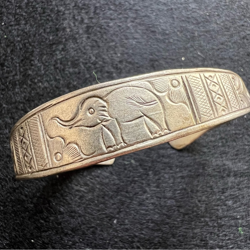 🐘 Elephant Engraved Silver Cuff